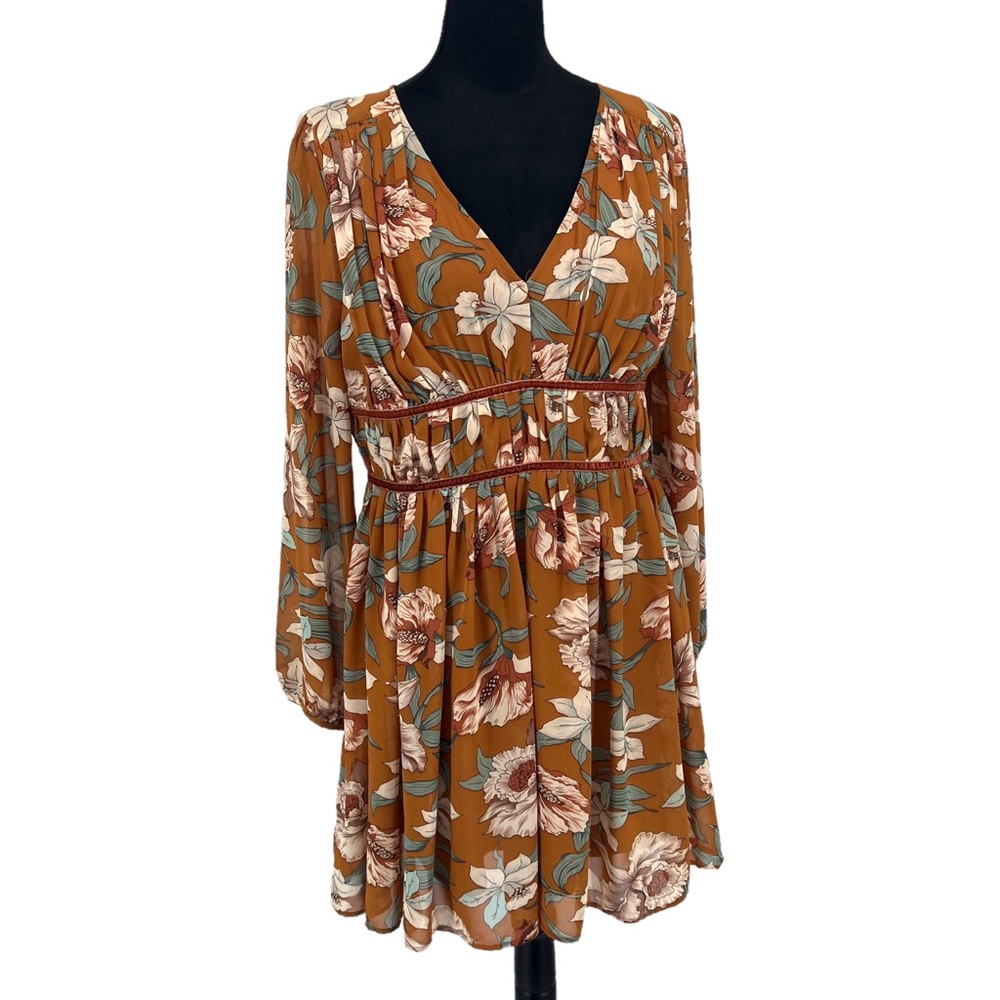 Entro Tan V-Neck Pleated Floral Dress Size Large